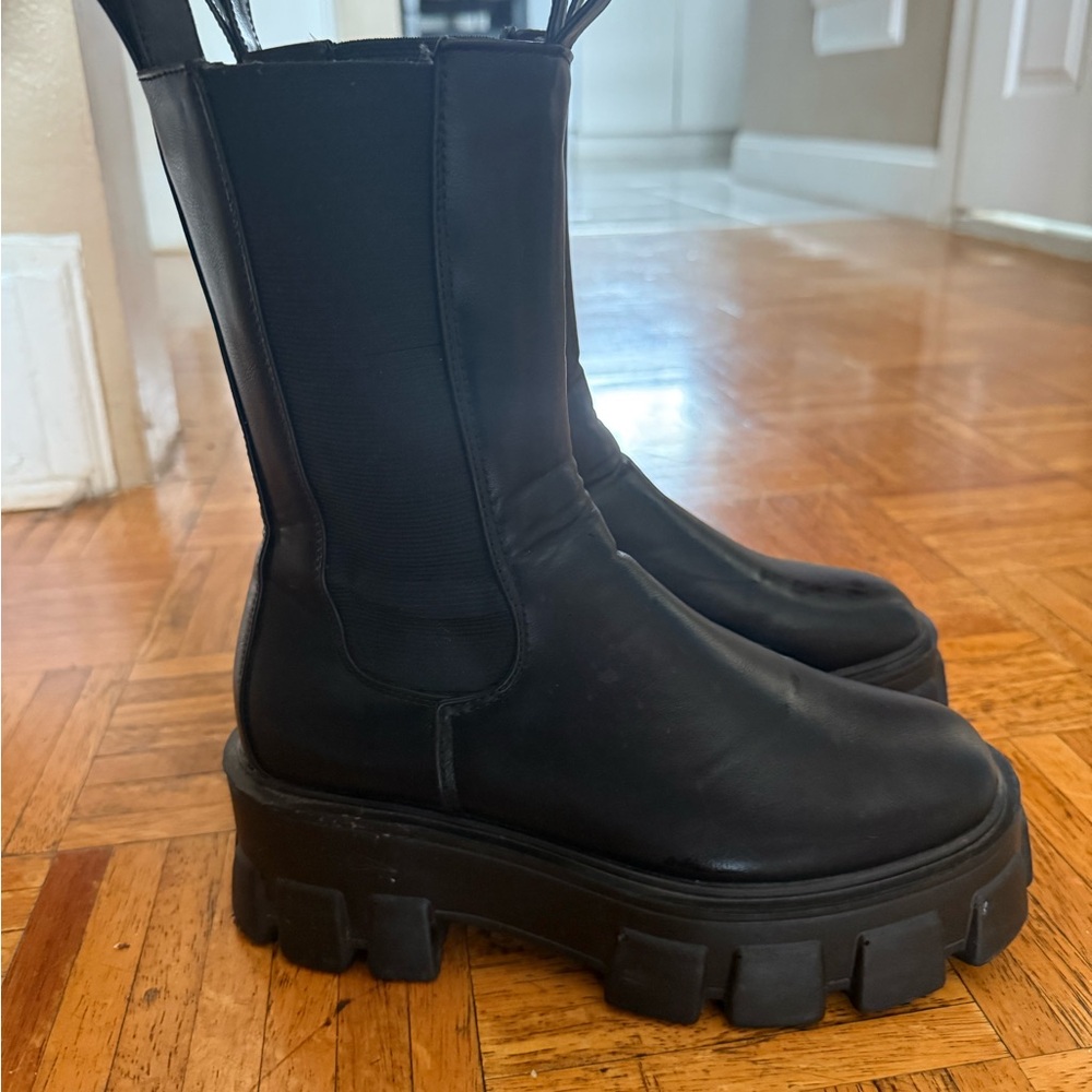 Women’s Black Platform Chelsea Boots - Unbranded
